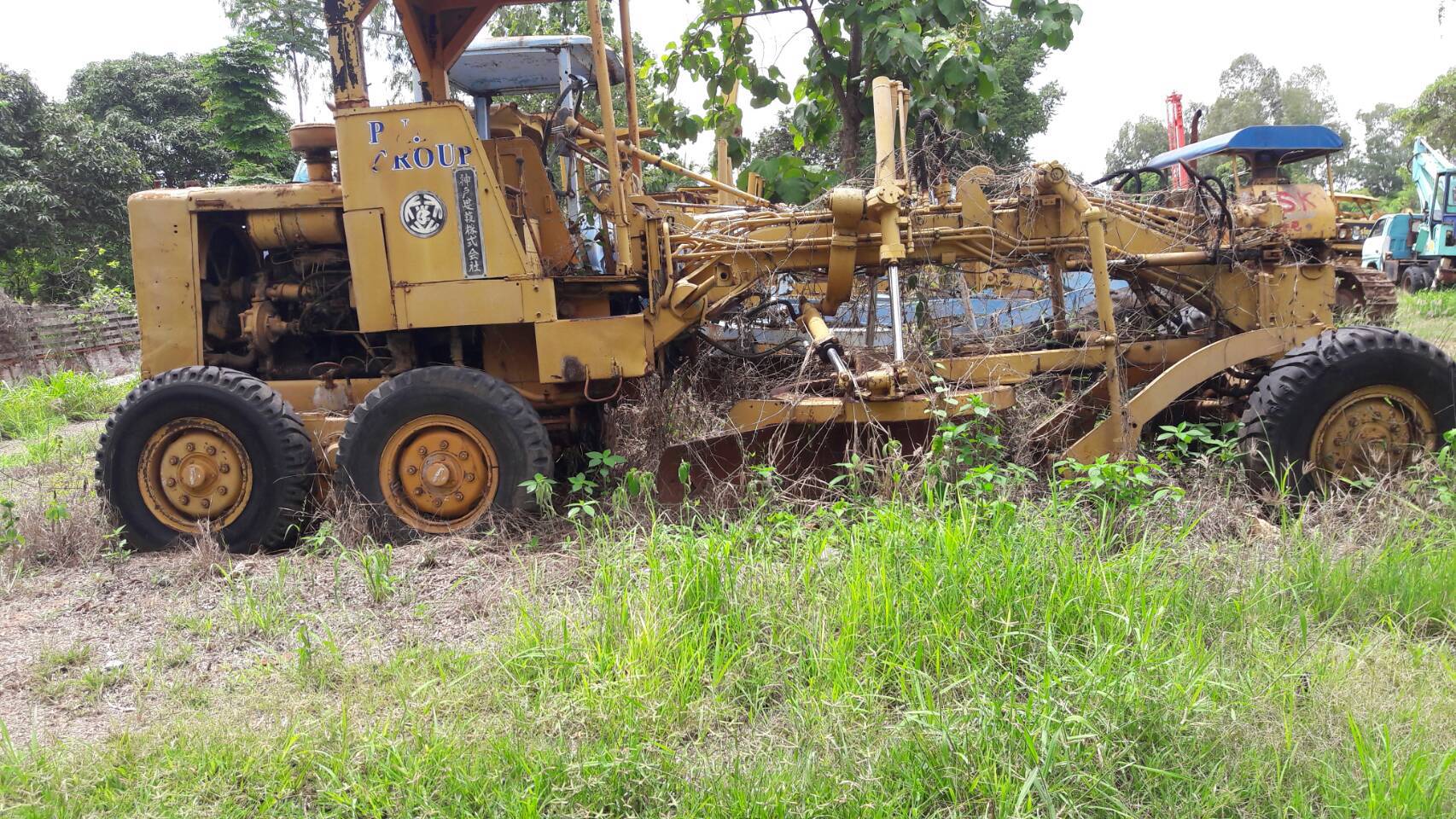 ขายรถเกรดเดอร์komatsu ใช้งานได้ราคา220,000บ. ขายรถเกรดเดอร์komatsu ใช้งานได้ราคา220,000บ.