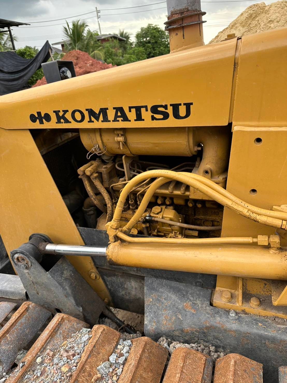 ขายแทรกเตอร์komatsu D20p-6ตีนเป็ด รถใช้งานดี ปกติ ราคา220,000บ.