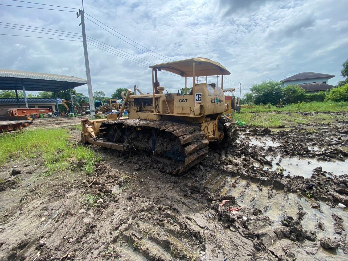 ขายรถแทรกเตอร์CAT D5D. ตีนเป็ด ใช้งานดี ราคา4.5แสน