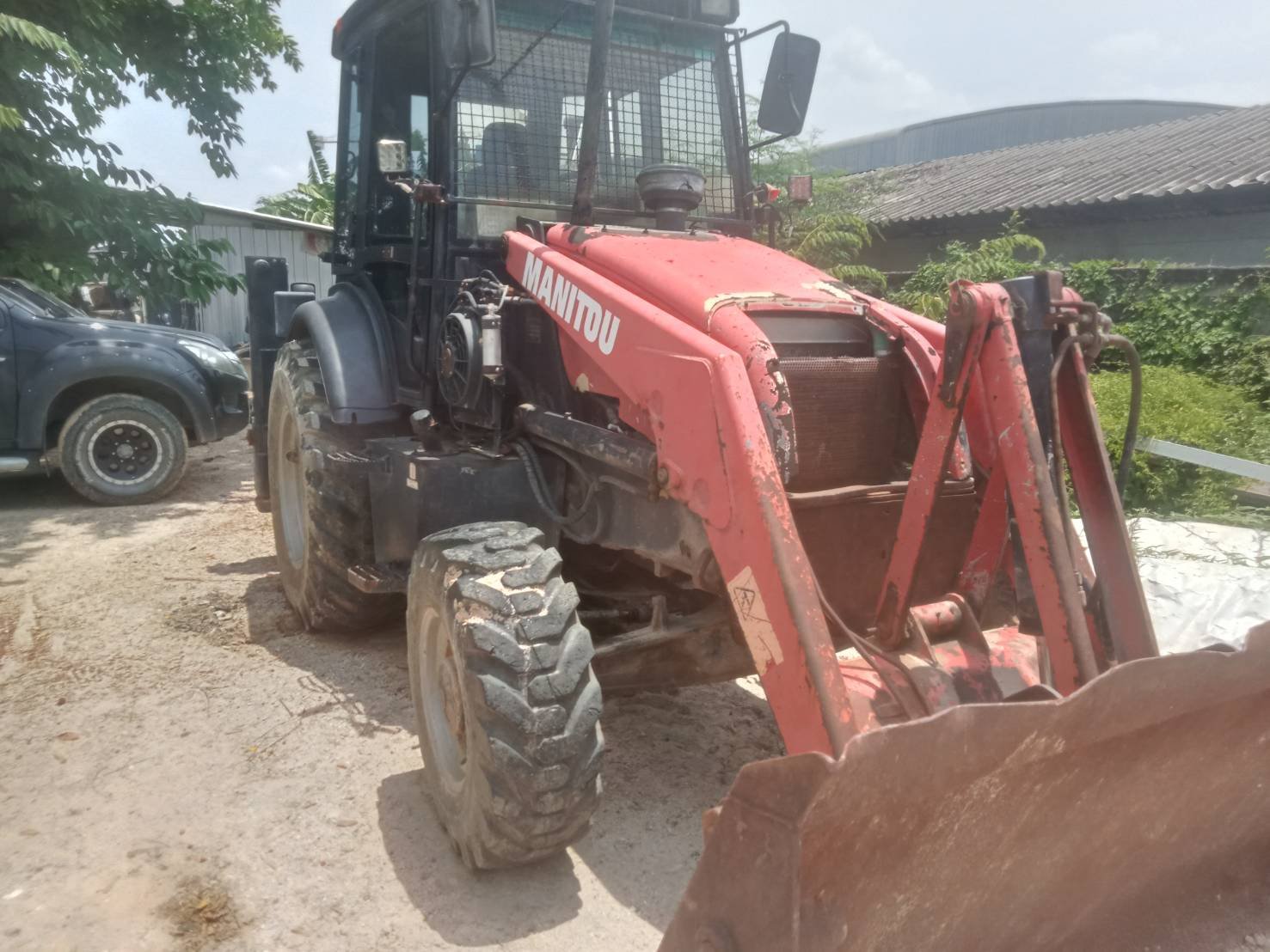 ขายรถหน้าตักหลังขุดmanitou ใช้งานดี ใบซื้อขาย ราคาถูก299,000บ.