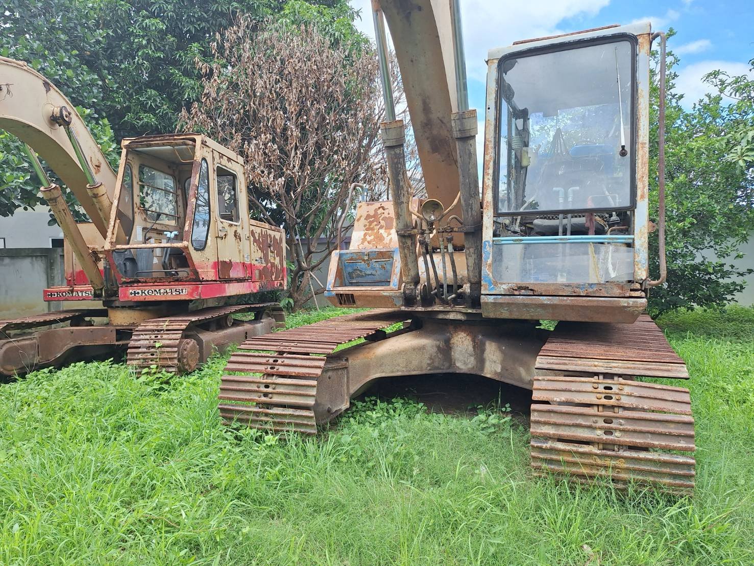 ขายรถแม็คโครkomatsu pc120-3 ใช้งานดี ใบซื้อvาย ราคาถูก2.5แสน