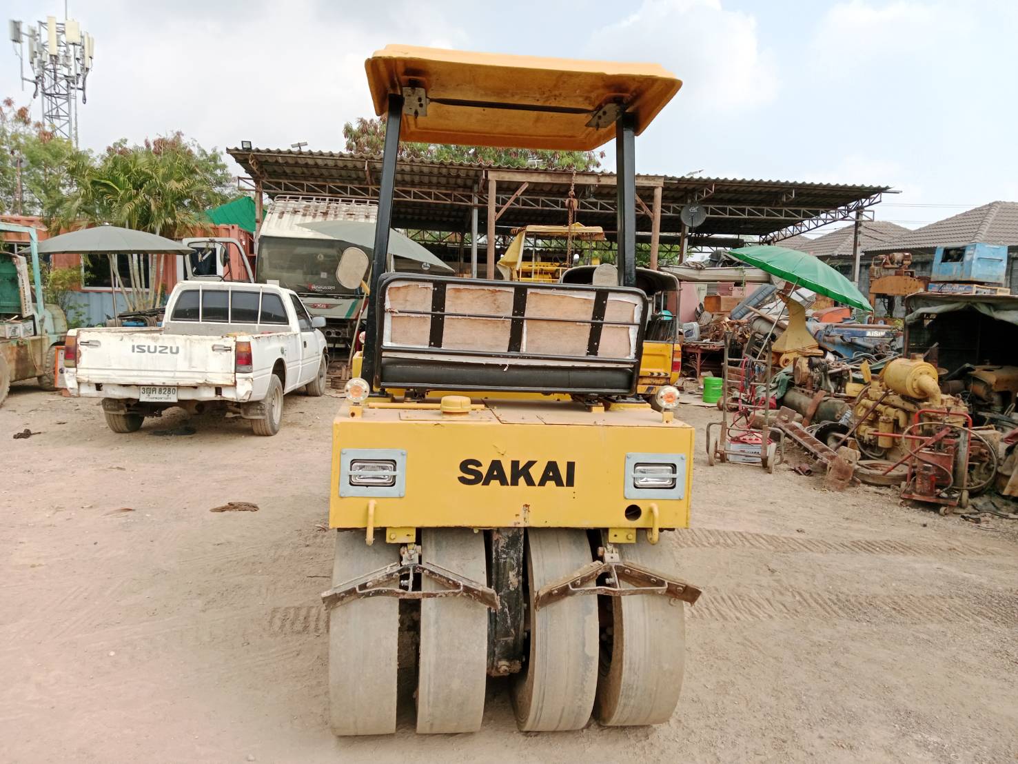 ขายรถบดsakai 4ตันสั่นสะเทือน ใช้งานปกติ ราคา285,000บ. ขายรถบดsakai 4ตันสั่นสะเทือน ใช้งานปกติ ราคา285,000บ.