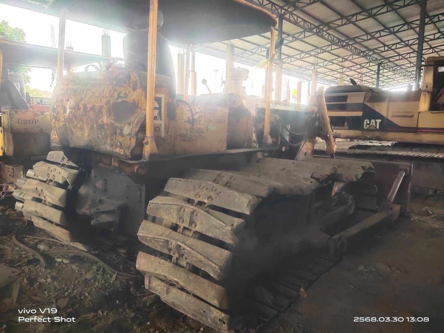 ขายแทรกเตอร์ CAT D4Dตีนเป็ด ใช้งานได้ราคา2.5แสน ขายแทรกเตอร์ CAT D4Dตีนเป็ด ใช้งานได้ราคา2.5แสน