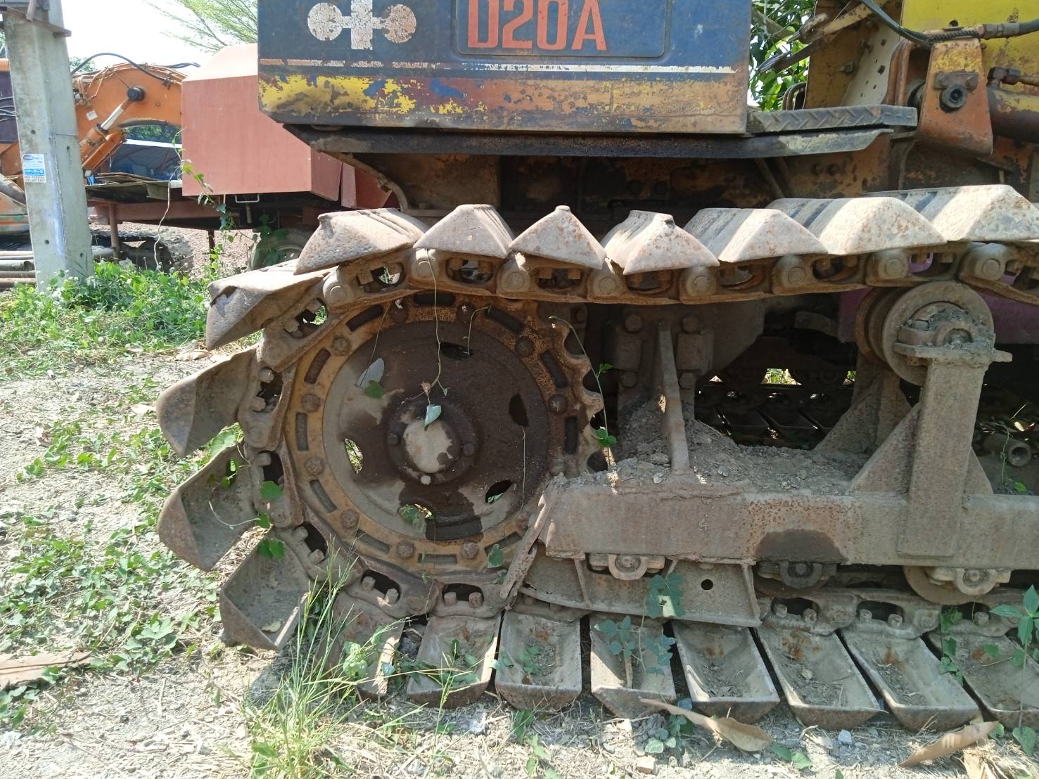 ขายแทรกเตอร์komatsu  D20p-6ตีนเป็ด รถใช้งานได้ ใบมีดสไล้ ราคา220,000บ.