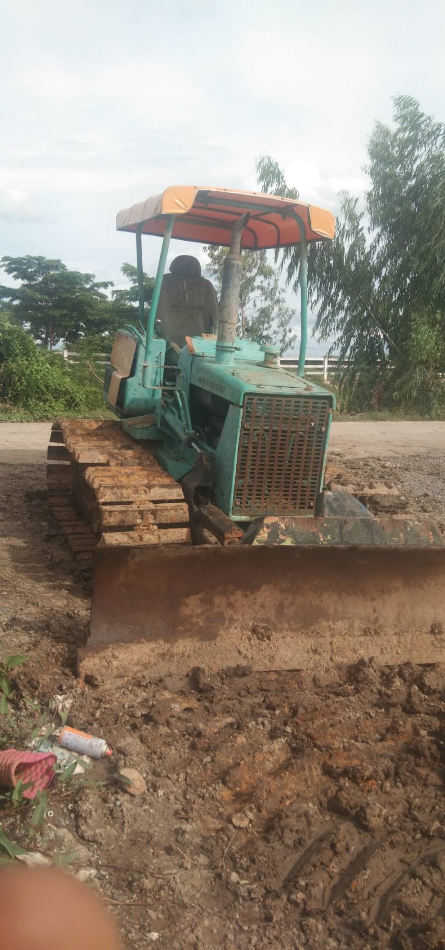 ขายแทรกเตอร์Komatsu D20p-5ตีนเป็ด รถทำงานได้ปกติ ใช้งานได้ดีมาก ขายถูก ราคา185,000บ. ขายแทรกเตอร์Komatsu D20p-5ตีนเป็ด รถทำงานได้ปกติ ใช้งานได้ดีมาก ขายถูก ราคา185,000บ.