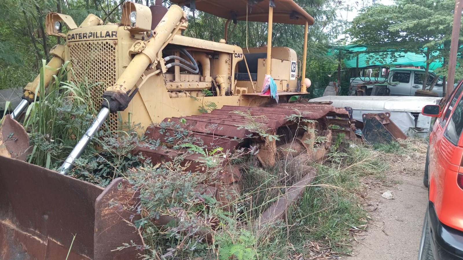 ขายแทรกเตอร์CAT D5D ตีนเป็ด ใช้งานดี ราคาถูก395,000บ. ขายแทรกเตอร์CAT D5D ตีนเป็ด ใช้งานดี ราคาถูก395,000บ.