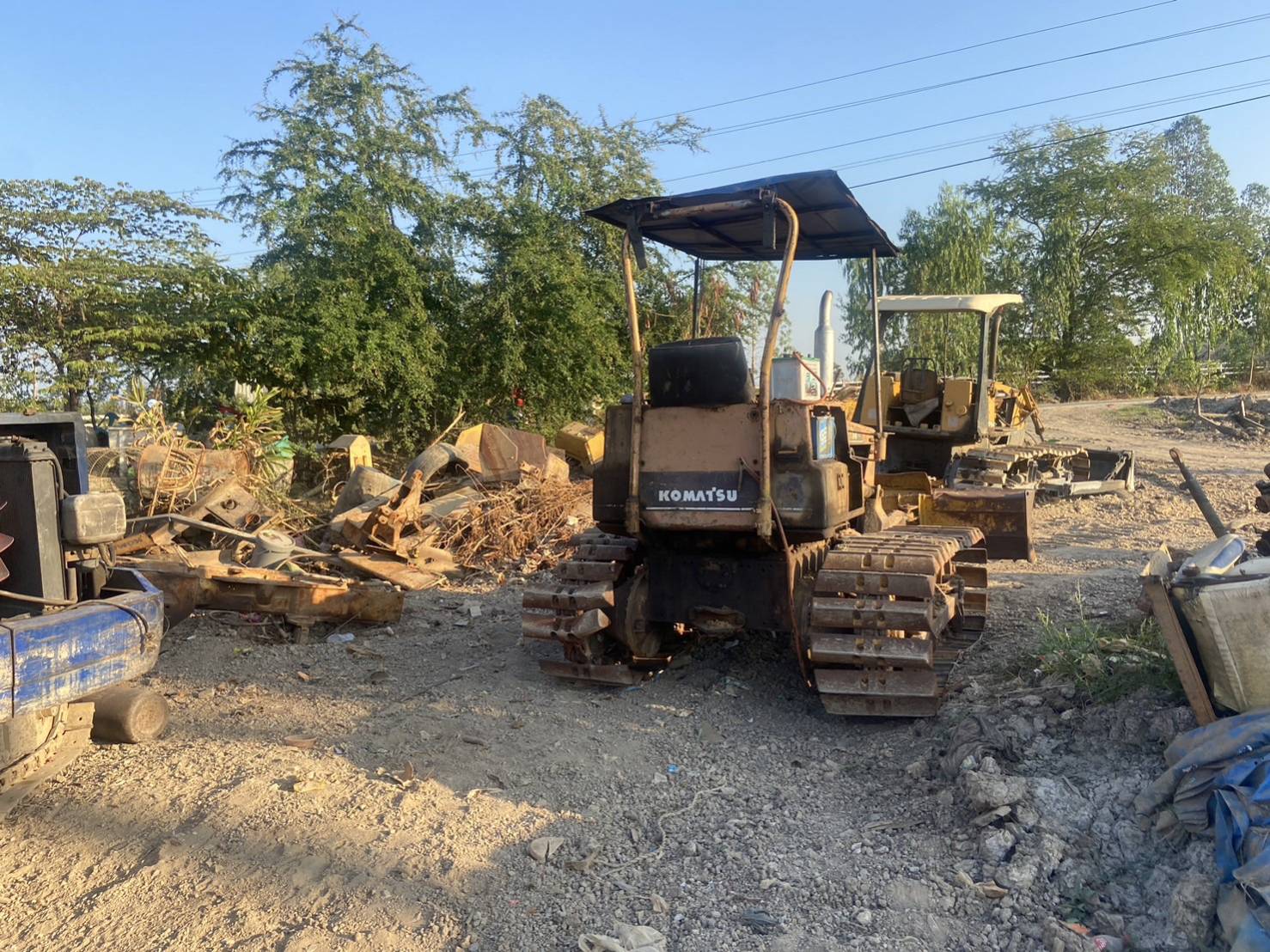 ขายแทรกเตอร์komatsu D20p-5ตีนเป็ด รถใช้งานได้ราคา140,000บ.