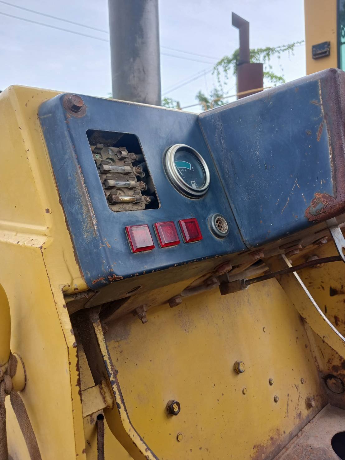 ขายแทรกเตอร์komatsu D20p-7ตีนเป็ด ใช้งานได้ปกติราคา270,000บ.
