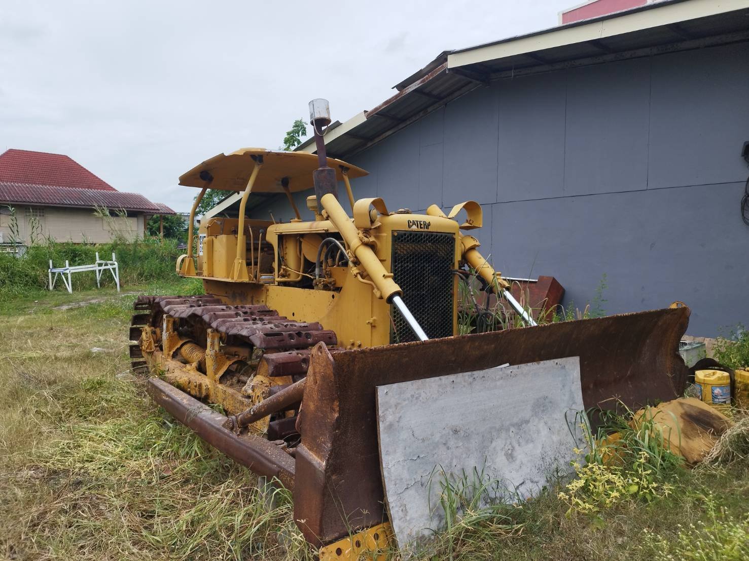 รถแทรกเตอร์CAT D5 ตีนเป็ด +รถเกรดเดอร์cat12G ใช้งานได้ ใบซื้อขายราคา499,000บ. รถแทรกเตอร์CAT D5 ตีนเป็ด +รถเกรดเดอร์cat12G ใช้งานได้ ใบซื้อขายราคา499,000บ.