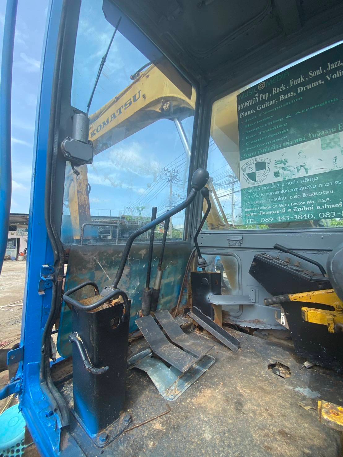 ขายรถแม็คโคร komatsu pc60-5 ใช้งานได้ ใบซื้อขาย ราคา185,000บ. ขายรถแม็คโคร komatsu pc60-5 ใช้งานได้ ใบซื้อขาย ราคา185,000บ.