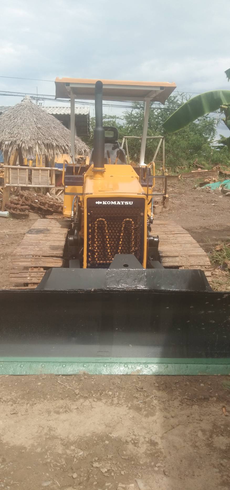 ขายแทรกเตอร์komatsu d20p-6เปลี่ยนเป็นตีนเป็ดให้หลังจากซื้อขาย รถใช้งานดีมาก ทำงานปกติ ขายถูกราคา230,000บ. ขายแทรกเตอร์komatsu d20p-6เปลี่ยนเป็นตีนเป็ดให้หลังจากซื้อขาย รถใช้งานดีมาก ทำงานปกติ ขายถูกราคา230,000บ.