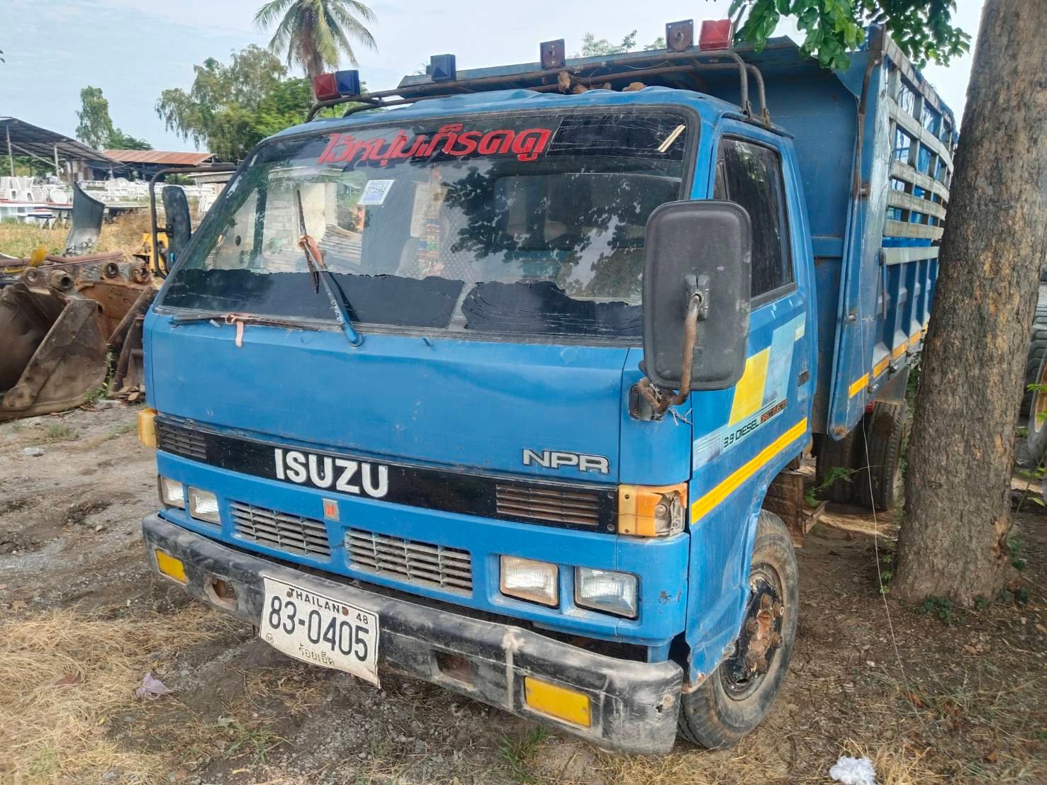 ขาย6ล้อดั้ม isuzu npr 115แรง มีทะเบียน ใช้งานได้ ราคา2.5แสน