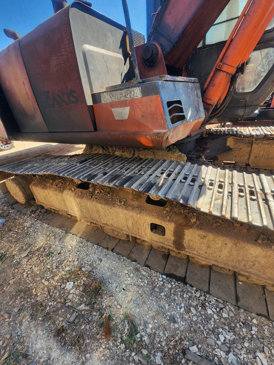 ขายแม็คโคร hitachi zaxis-1 ขนาด200  ใช้งานปกติ มีไลแย็ก เอกสารใบซื้อขายราคา330,000บ.