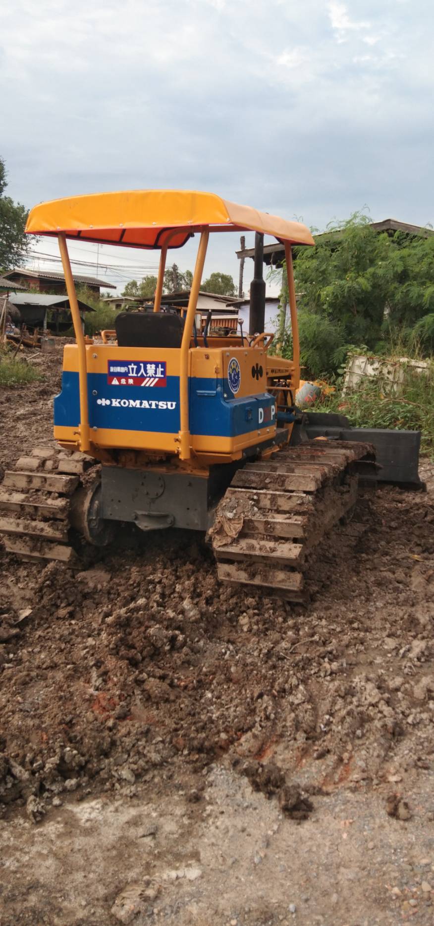ขายแทรกเตอร์komatsu d20p-5ตีนเป็ด รถใช้งานได้ปกติ ใช้งานดีมากราคา200,000บ. ขายแทรกเตอร์komatsu d20p-5ตีนเป็ด รถใช้งานได้ปกติ ใช้งานดีมากราคา200,000บ.