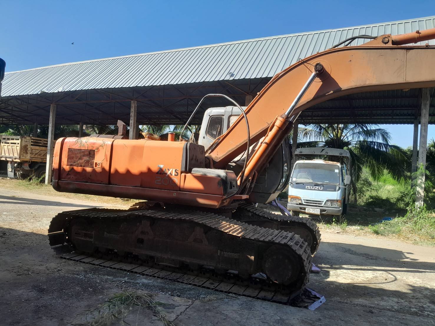 ขายแม็คโครhitashi 200zaxis -1 ใช้งานปกติ ใบซื้อขาย ราคา5.7แสน