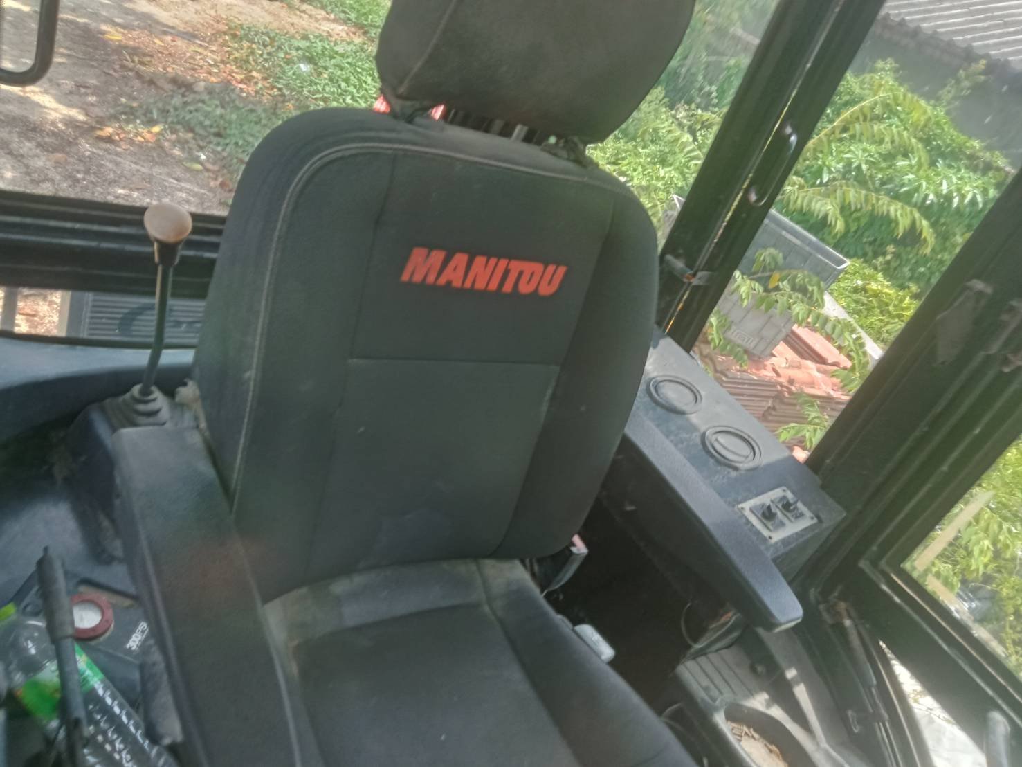 ขายรถหน้าตักหลังขุดmanitou ใช้งานดี ใบซื้อขาย ราคาถูก299,000บ.