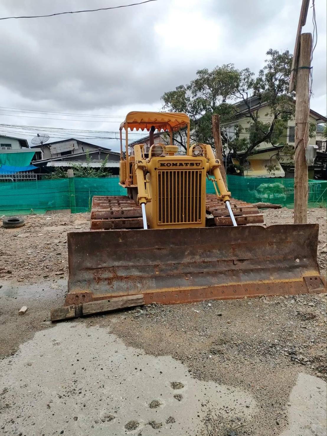 ขายแทรกเตอร์komatsu  D50p-15ตีนเป็ด รถใช้งานดีมากๆ  รถใช้งานปกติ ขายราคา350,000บ.