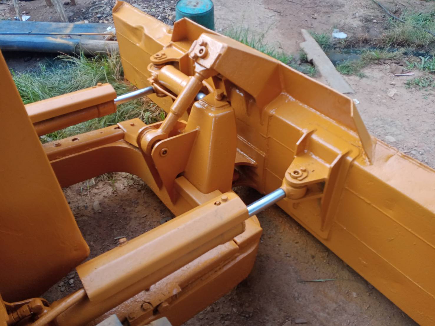 ขายแทรกเตอร์komatsu D20p-5ตีนเป็ด ใช้งานดีราคา200,000บ.