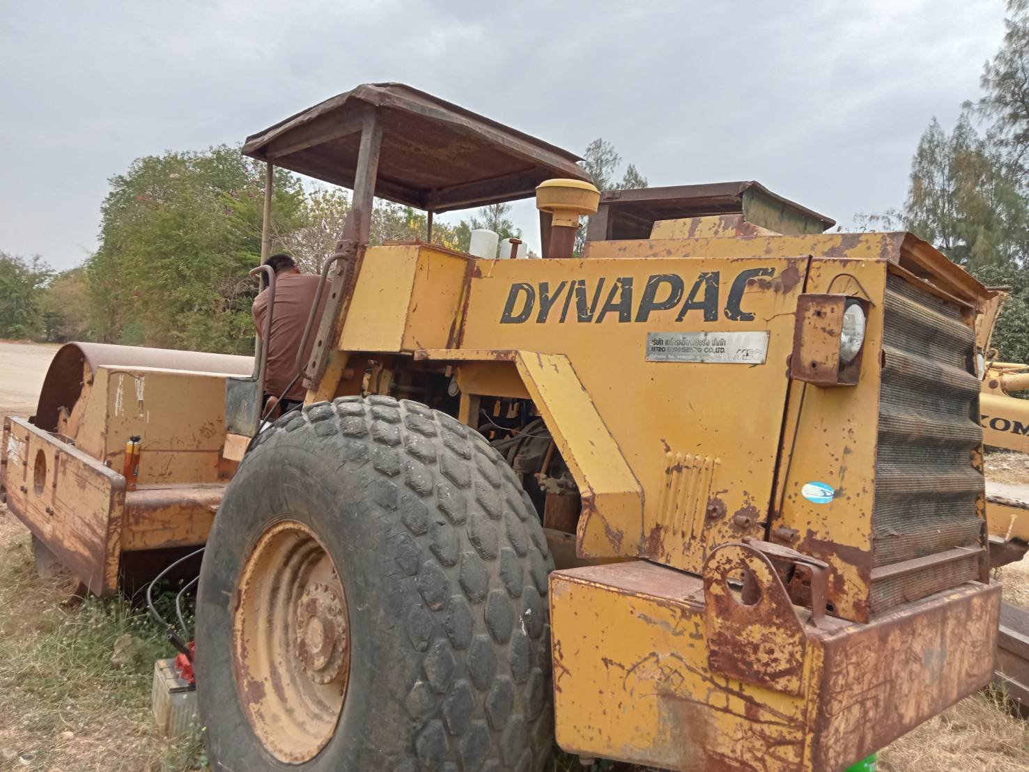 ขายรถบด10ตัน Dynapac  ใช้งานได้ ใบซื้อขายราคา3.3แสน