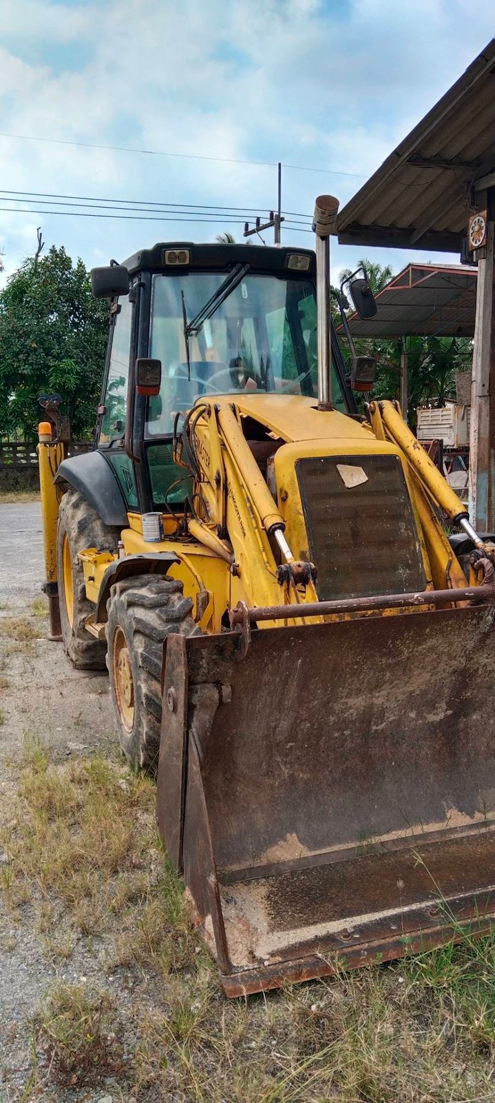 ขายรถหน้าตักหลังขุด JCB slp3cx มีทะเบียน 2เพลา ใช้งานดี อยู่ภาคใต้ ราคา4.3แสน