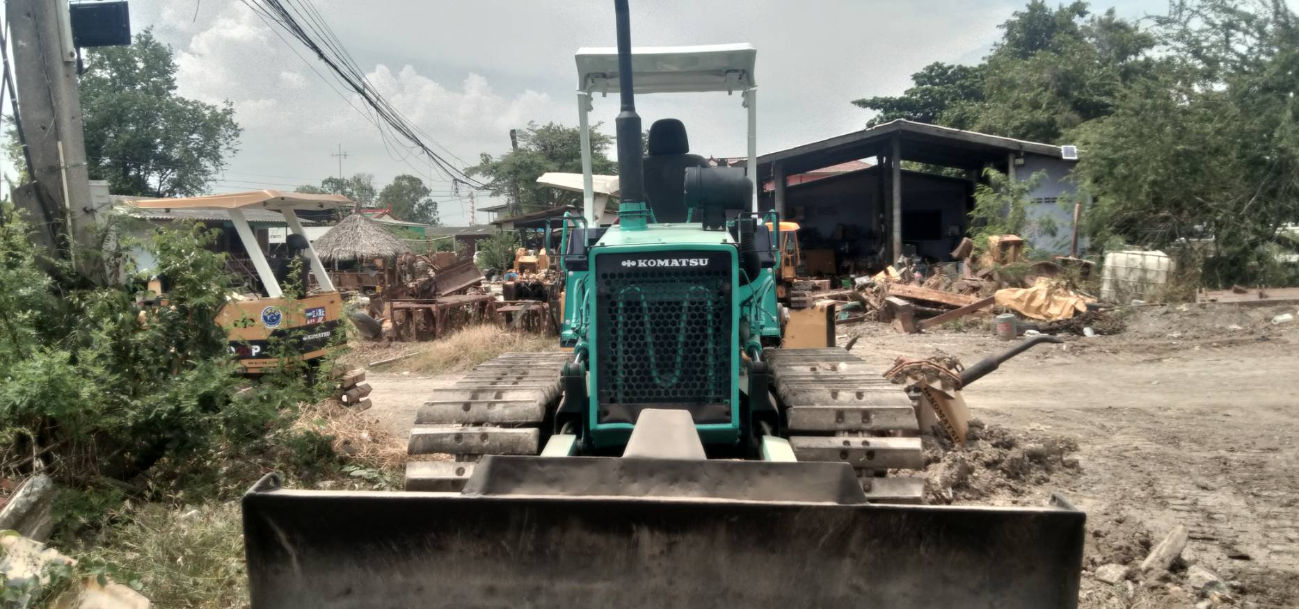 ขายแทรกเตอร์komatsu  D20p-6 รถใช้งานได้ปกติ เหมือนรถใหม่ รถดีราคาถูก พร้อมให้ลูกค้าใช้งานราคา230,000บ.