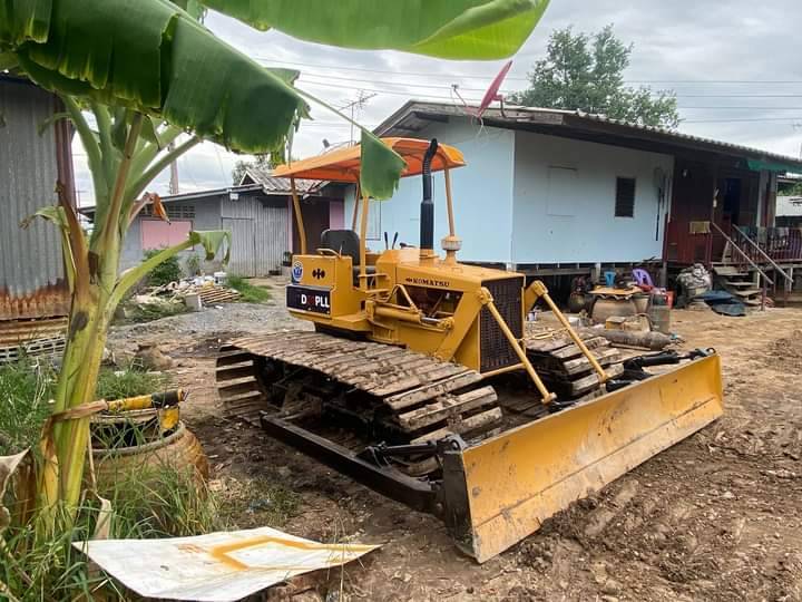 ขายแทรกเตอร์komatsu D20p-5ตีนเป็ดกว้าง1เมตรใช้งานดีราตา270,000บ. ขายแทรกเตอร์komatsu D20p-5ตีนเป็ดกว้าง1เมตรใช้งานดีราตา270,000บ.