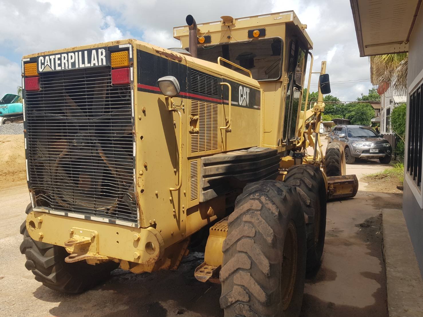 ขายรถเกรดเดอร์caterpillar 140Hใช้งานปกติ เอกสารเล่มทะเบียนราคา2,350,000บ.