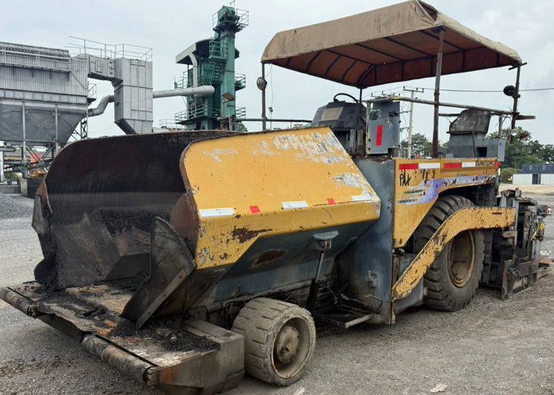 ขายรถปูยางถนน sumitomo กว้าง2.5ม. มีทะเบียน ราคา695,000บ. ขายรถปูยางถนน sumitomo กว้าง2.5ม. มีทะเบียน ราคา695,000บ.