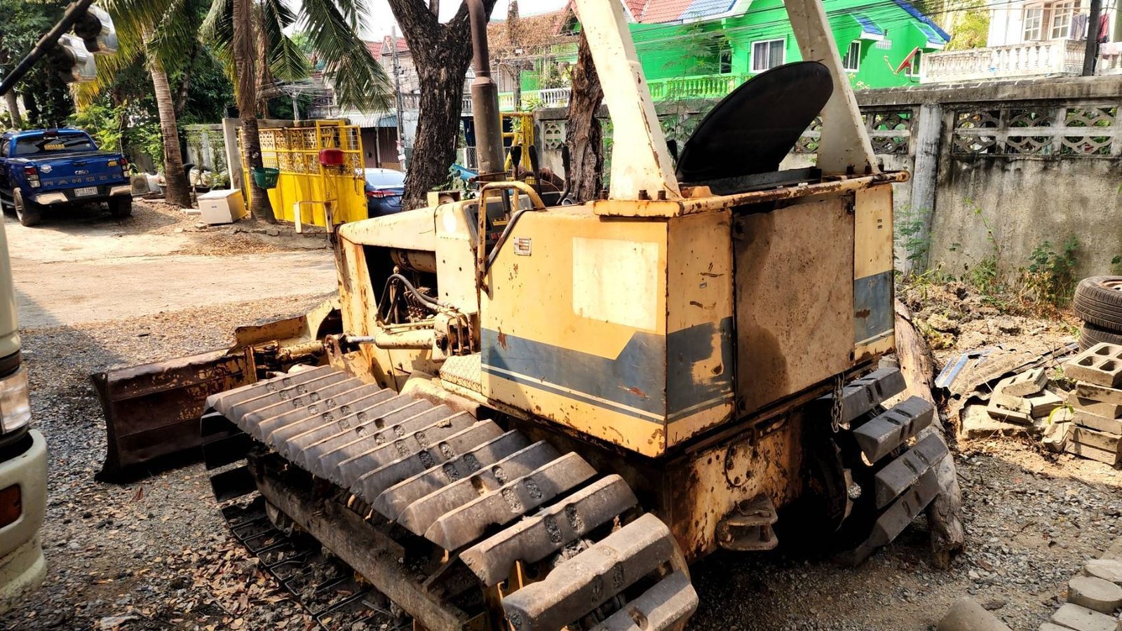 ขายแทรกเตอร์komatsu D20p-6 ตีนเป็ด ใบมีดสไล้ ใช้งานได้ดี ราคา165,000บ.