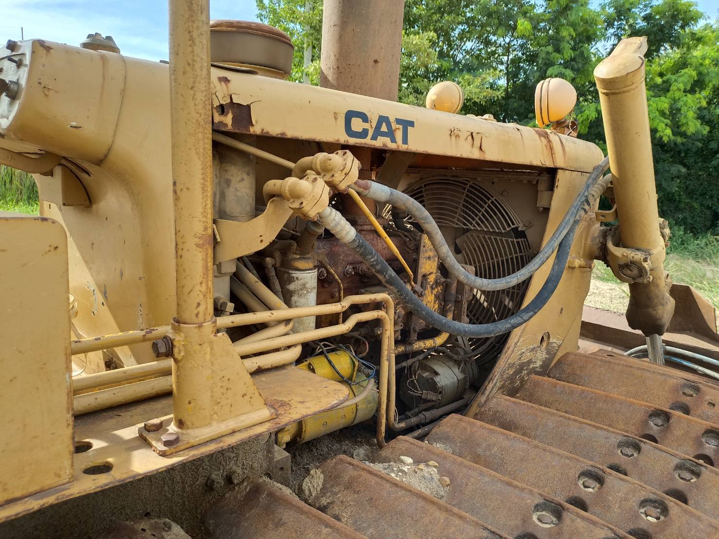 ขายแทรกเตอร์caterpillar  D4Dตีนเป็ด รถใช้งานได้ปกติ ราคา250,000บ.