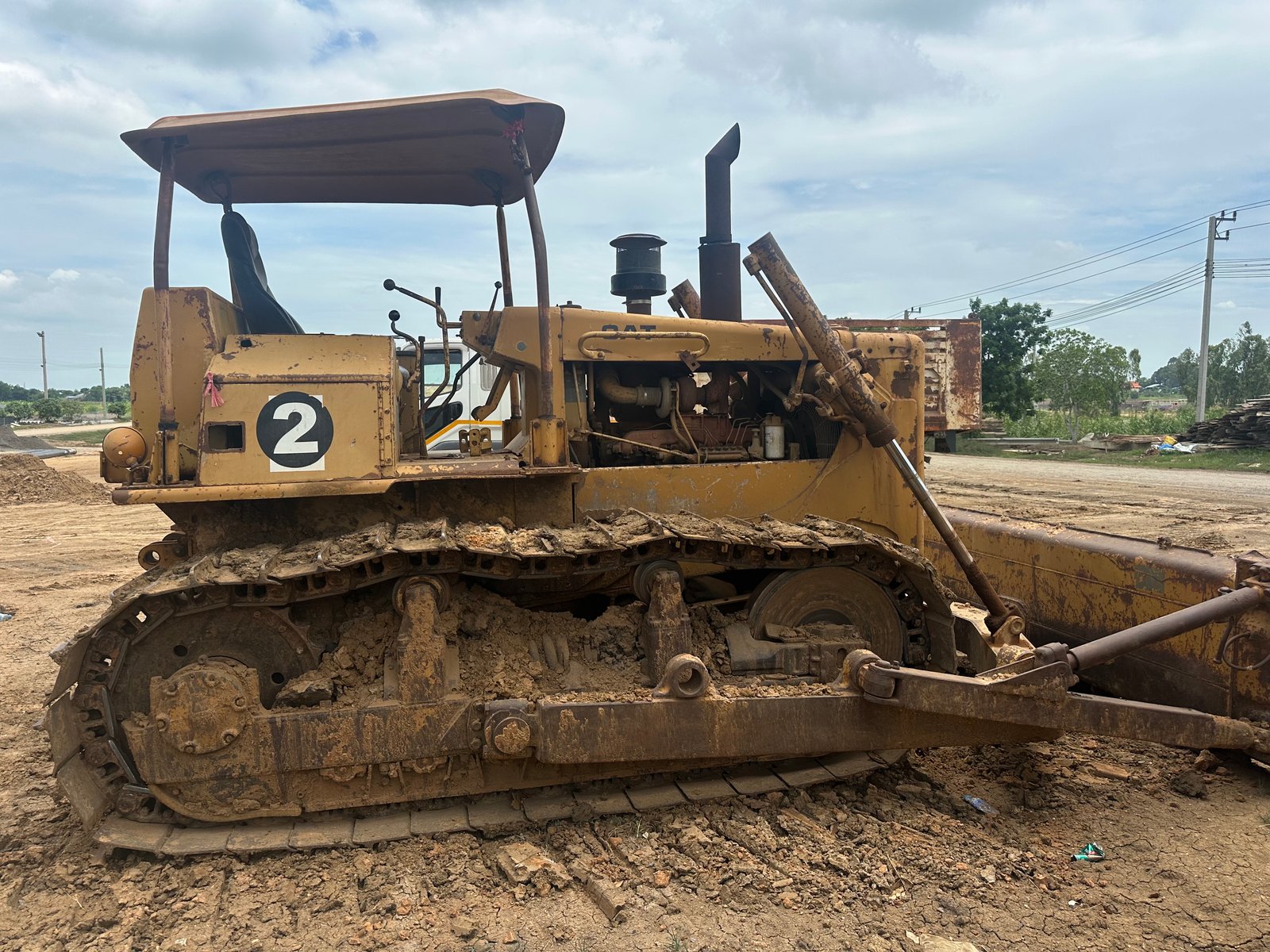 ขายแทรกเตอร์CAT D6D เกียร์ตัด มีทะเบียน ใช้งานดี ราคาถูก 6.5แสน ขายแทรกเตอร์CAT D6D เกียร์ตัด มีทะเบียน ใช้งานดี ราคาถูก 6.5แสน