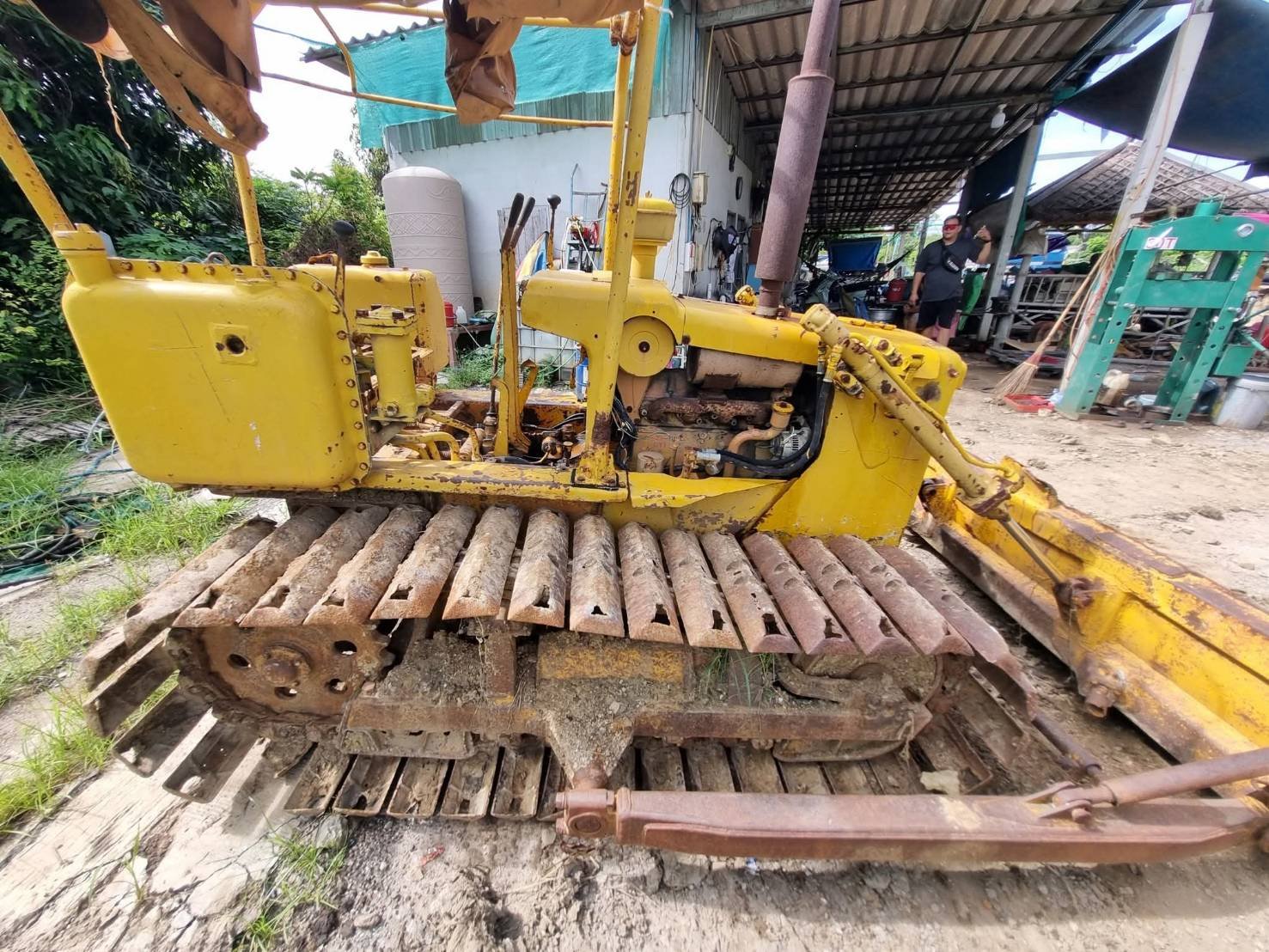 ขายแทรกเตอร์komatsu D20p-3 ใช้งานได้ปกติ ราคาถูก 75,000บ.