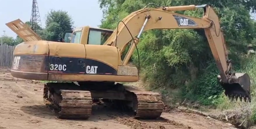 ขายแม็คโครcaterpillar 320c ใทะเบียนพร้อม รถใช้งาน ทำงานปกติ ราคา460,000บ.