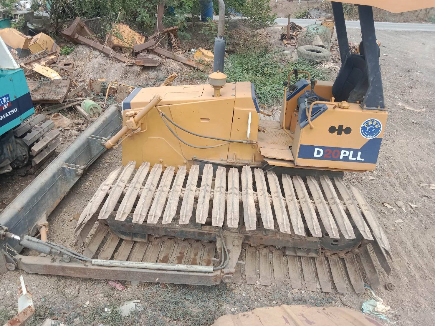 ขายแทรกเตอร์komatsu D20pll-7ใบตีนเป็ดกว้าง1เมตร ใช้งานได้ดีปกติราคา280,000บ. ขายแทรกเตอร์komatsu D20pll-7ใบตีนเป็ดกว้าง1เมตร ใช้งานได้ดีปกติราคา280,000บ.