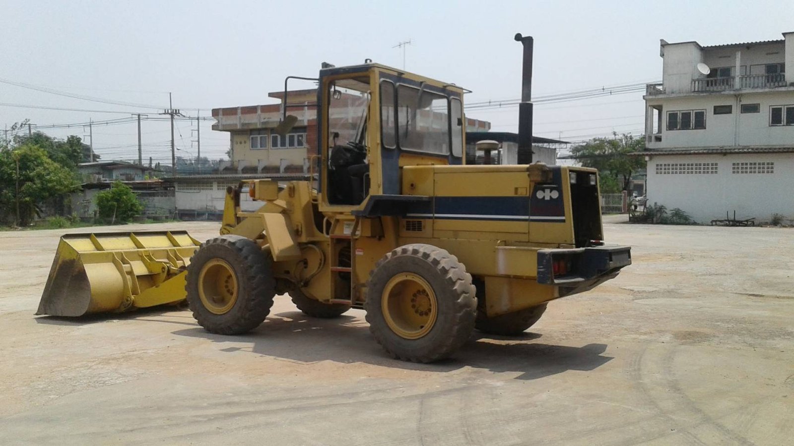 ขายรถตักkomatsu wa200-1ใบซื้อขายใช้งานเดีราคา5.5แสน ขายรถตักkomatsu wa200-1ใบซื้อขายใช้งานเดีราคา5.5แสน