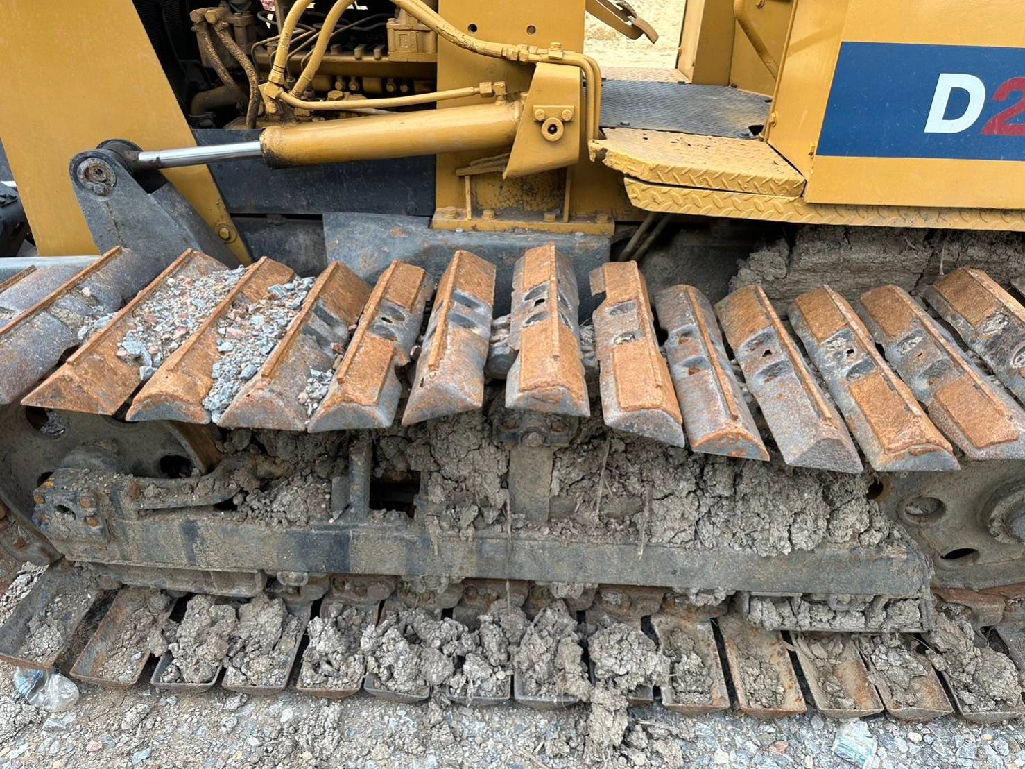 ขายแทรกเตอร์komatsu D20p-6ตีนเป็ด รถใช้งานดี ปกติ ราคา220,000บ.