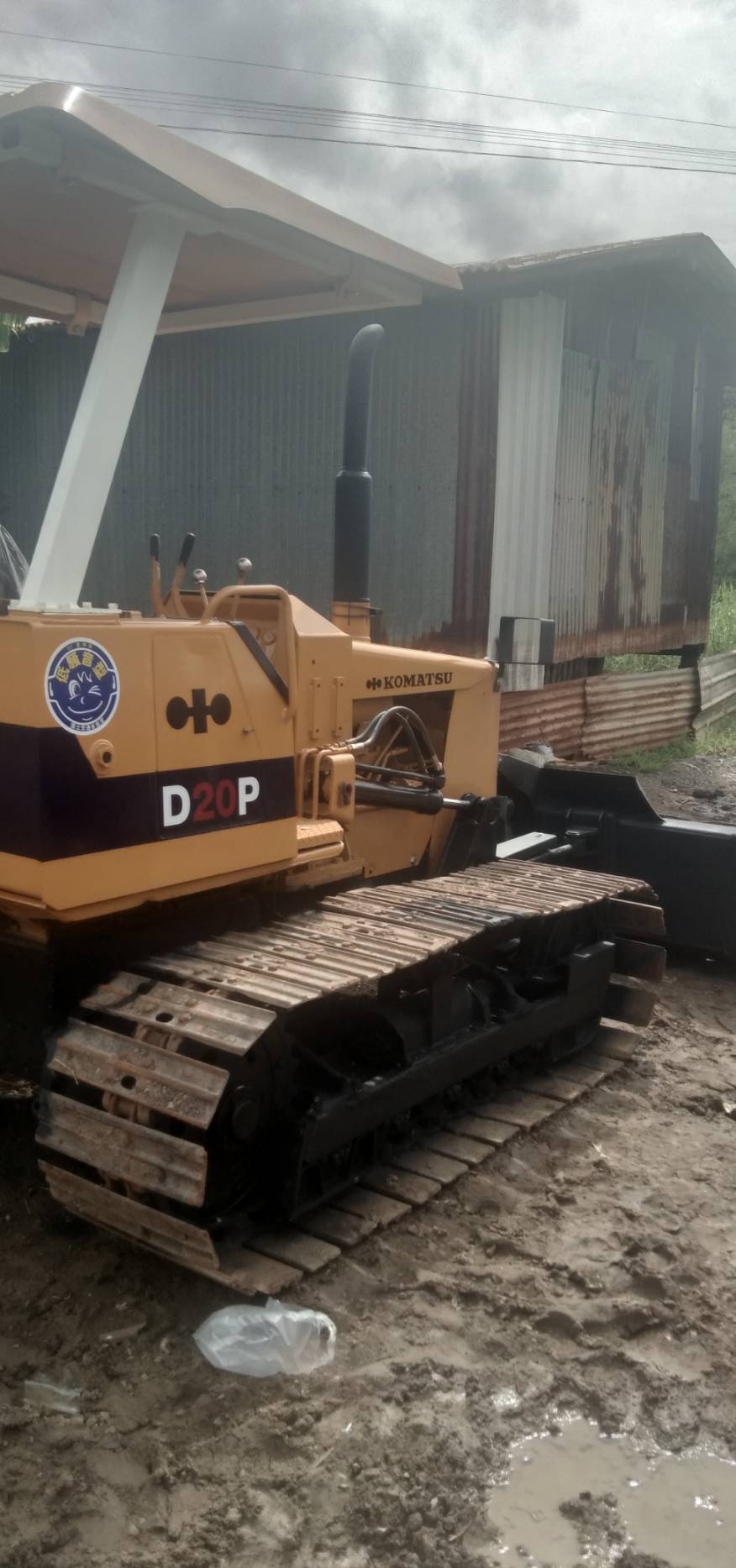 ขายแทรกเตอร์komatsu d20p-6เปลี่ยนเป็นตีนเป็ดให้หลังจากซื้อขาย รถใช้งานดีมาก ทำงานปกติ ขายถูกราคา230,000บ. ขายแทรกเตอร์komatsu d20p-6เปลี่ยนเป็นตีนเป็ดให้หลังจากซื้อขาย รถใช้งานดีมาก ทำงานปกติ ขายถูกราคา230,000บ.