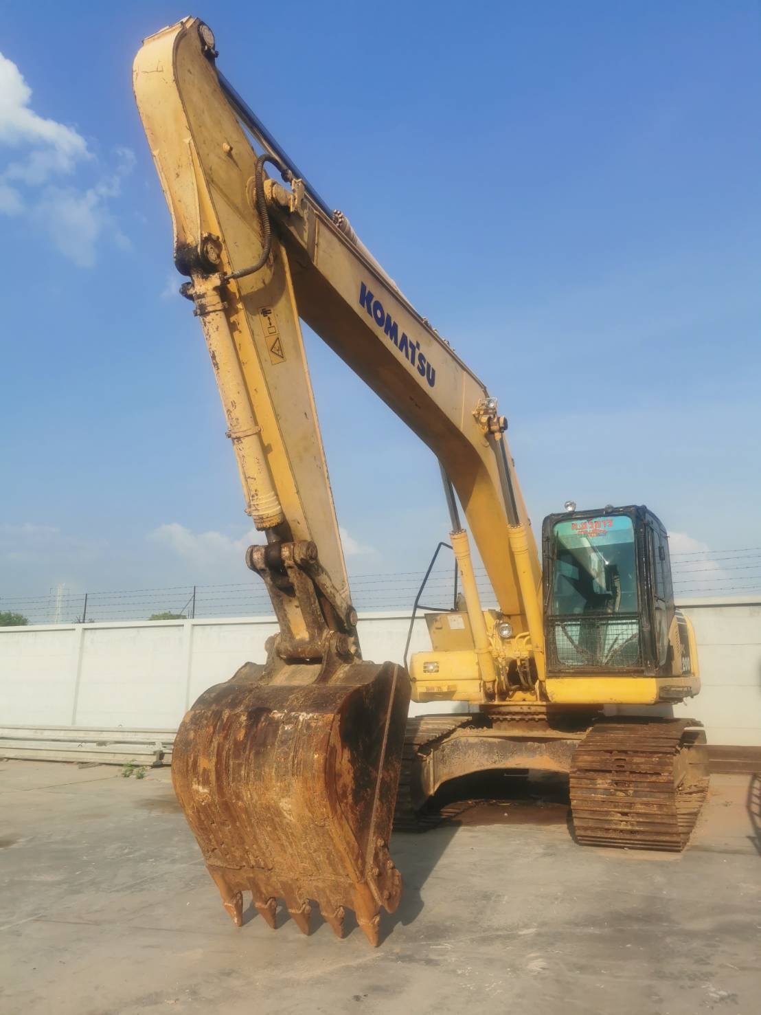 ขายแม็คโครkomatsu pc200-7ใช้งานได้ปกติ ใบซื้อขาย ราคา6.7แสน