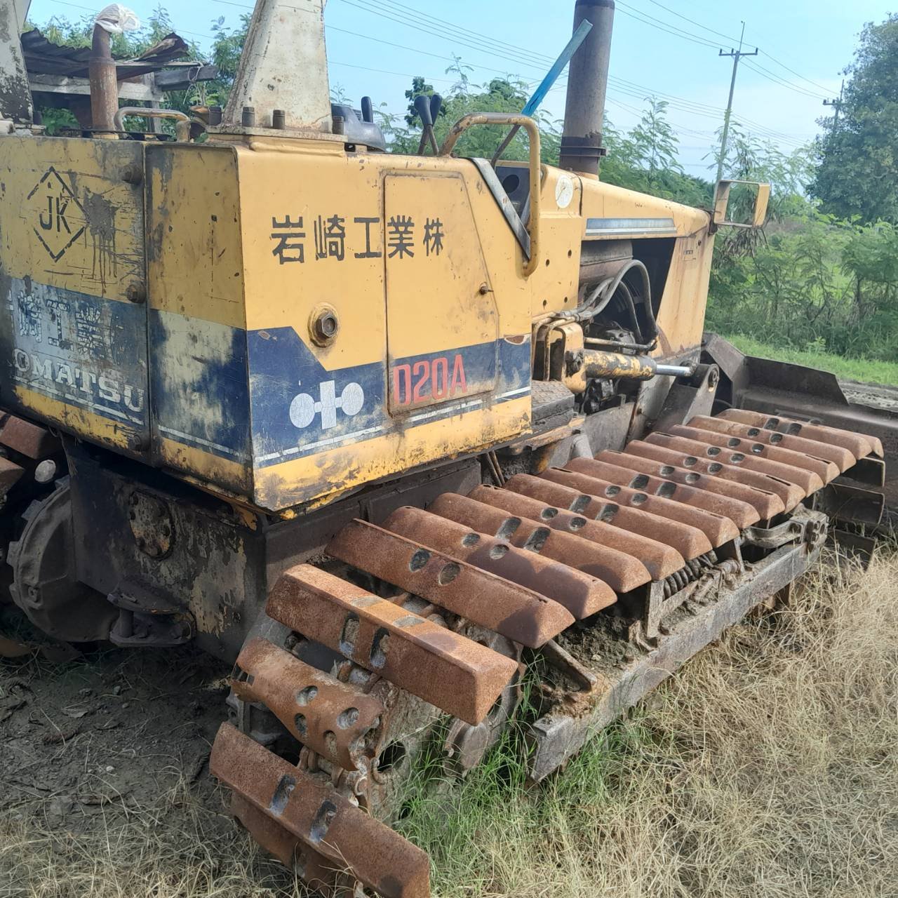 ขายแทรกเตอร์komatsu D20p-6ตีนเป็ด ใช้งานได้ ราคา150,000บ.