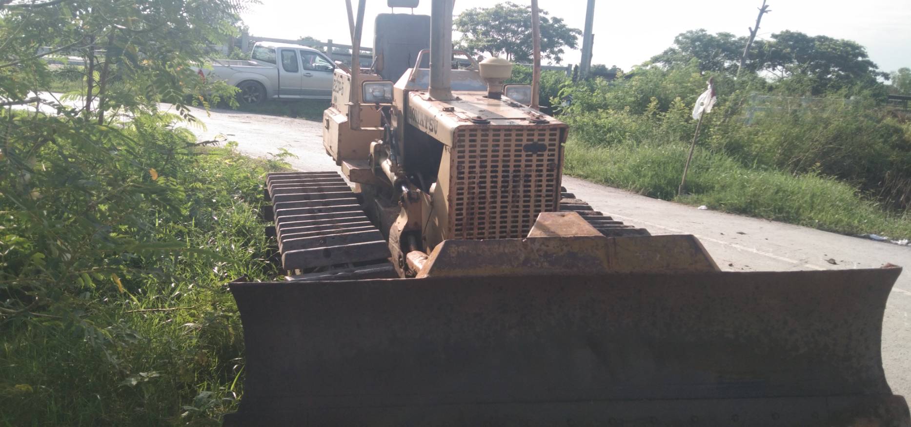 ขายแทรกเตอร์komatsu D20p-5ใบมีดสไล้ ตีนเป็ด รถทำงานปกติราคา190,000บ.