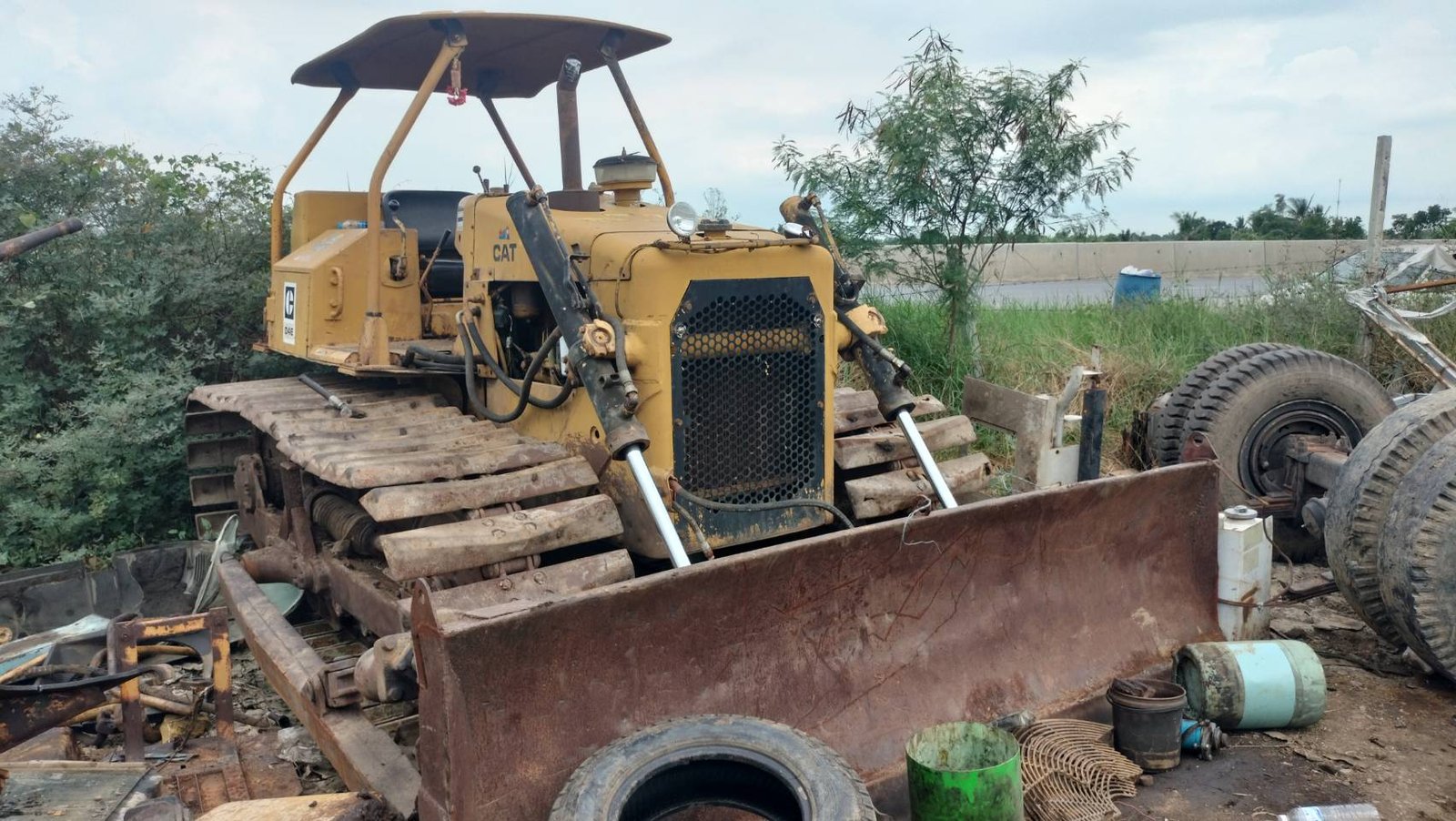 ขายแทรดเตอร์caterpillar  D4Eตีนเป็ด ใช้งานได้ ราคา360,000บ.