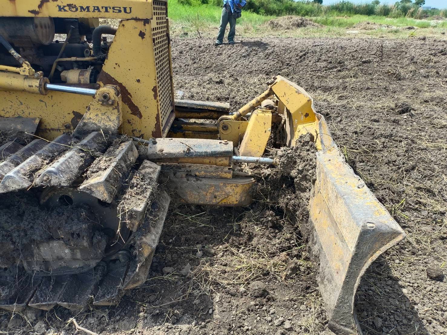 ขายแทรกเตอร์komatsu D20p-5ตีนเป็ด พร้มใช้ ราคา185,000บ.