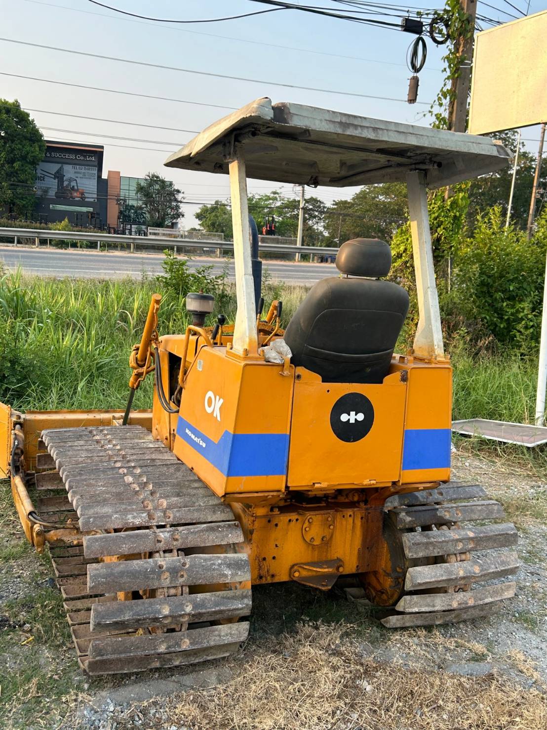 ขายแทรกเตอร์komatsu D20pl-6 ใบตีนเป็ด 70ซม.ใช้งานปกติ ราคา230,000บ. ขายแทรกเตอร์komatsu D20pl-6 ใบตีนเป็ด 70ซม.ใช้งานปกติ ราคา230,000บ.