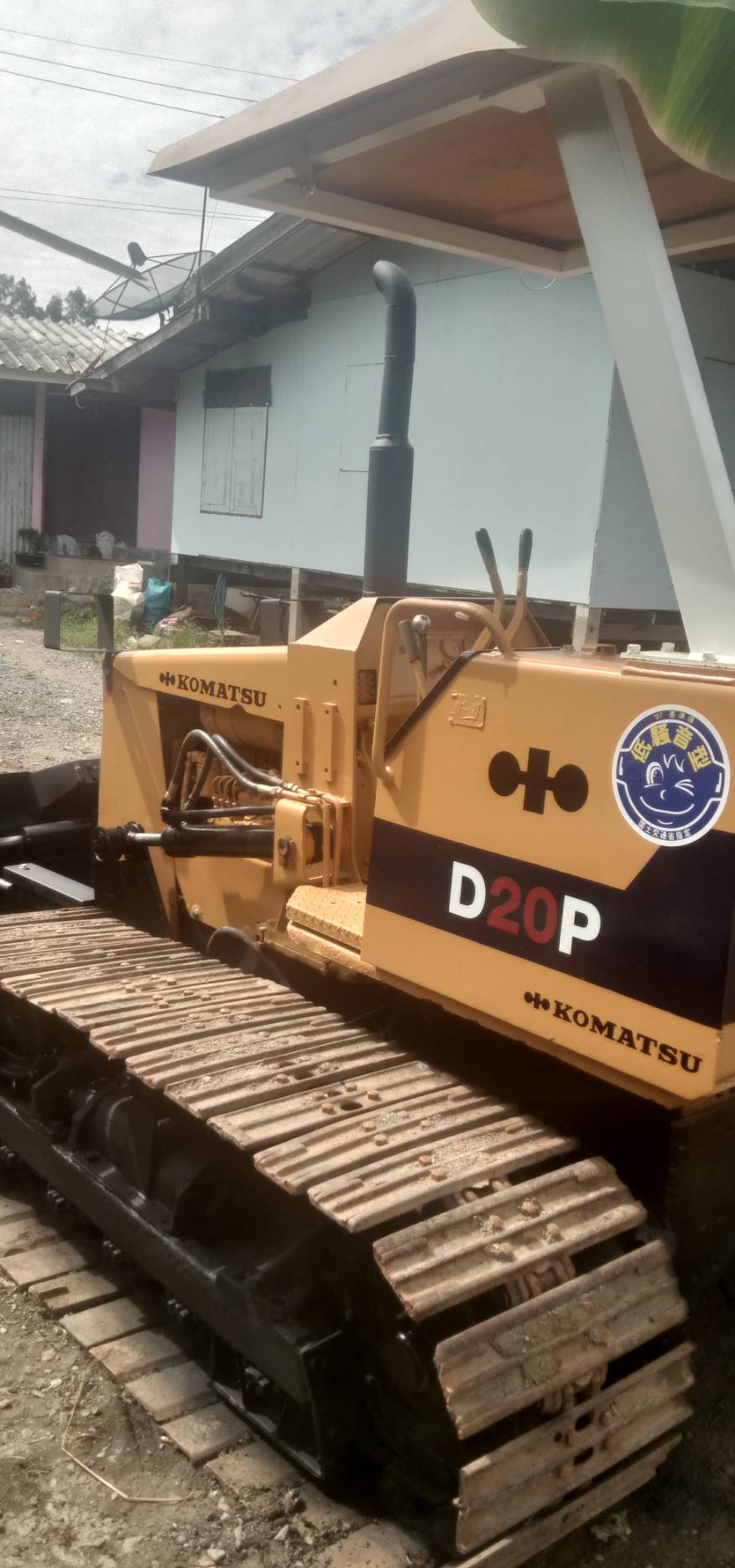 ขายแทรกเตอร์komatsu d20p-6เปลี่ยนเป็นตีนเป็ดให้หลังจากซื้อขาย รถใช้งานดีมาก ทำงานปกติ ขายถูกราคา230,000บ.