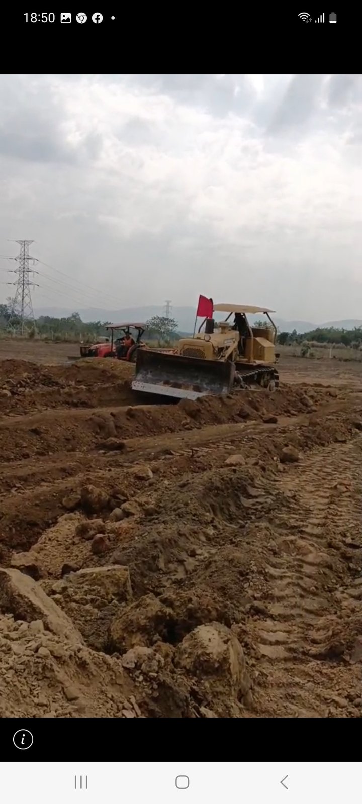ขายแทรกเตอร์ caterpillar  D4E ถตีนไก่ ใช้งงานดี ราคา250,000บ