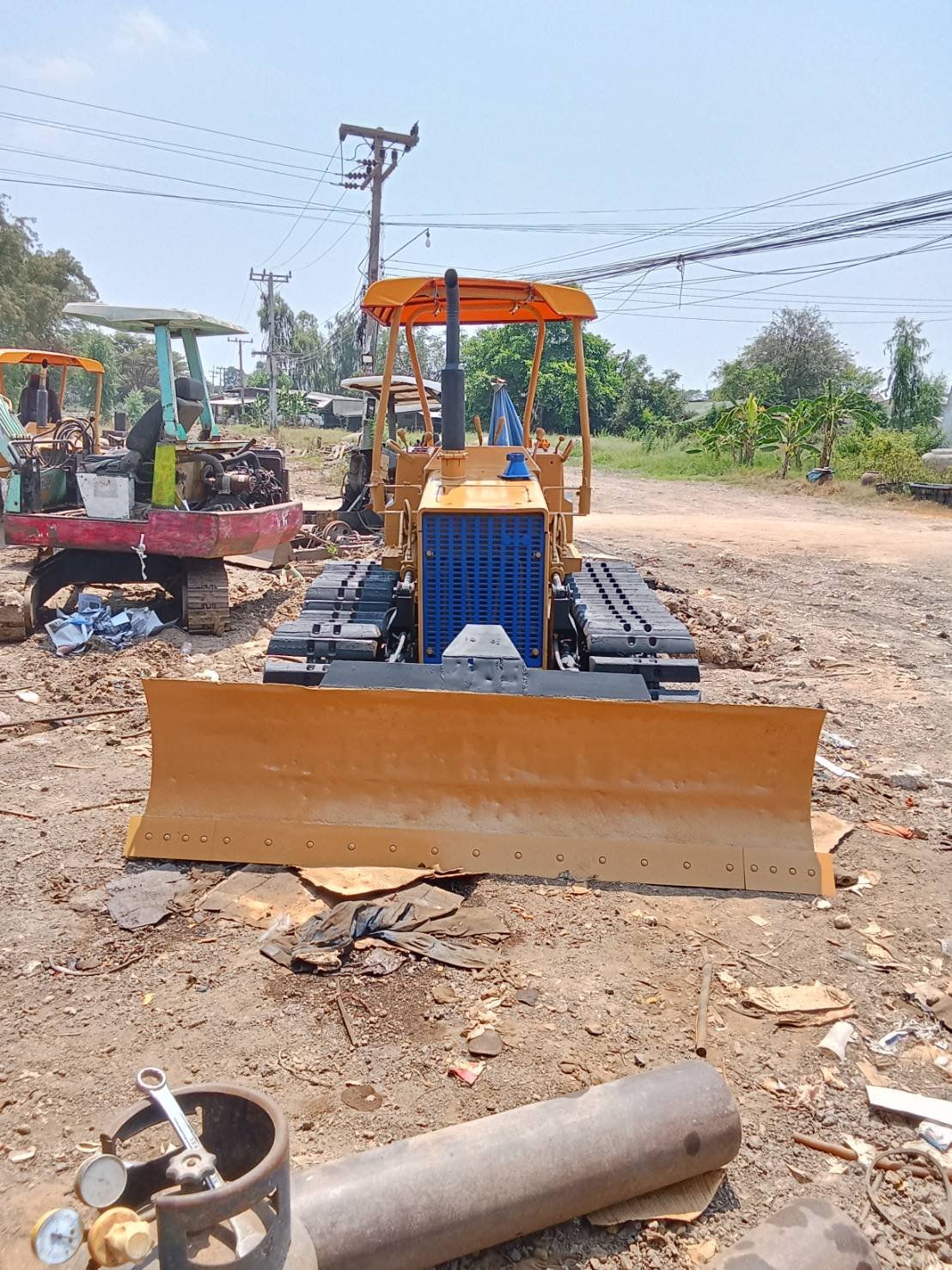 แทรกเตอร์komatsu D20p-5 ตีนเป็ด ใบมีดสไล้ ใช้งานดี ทำงานปกติ ราคา195,000บ.