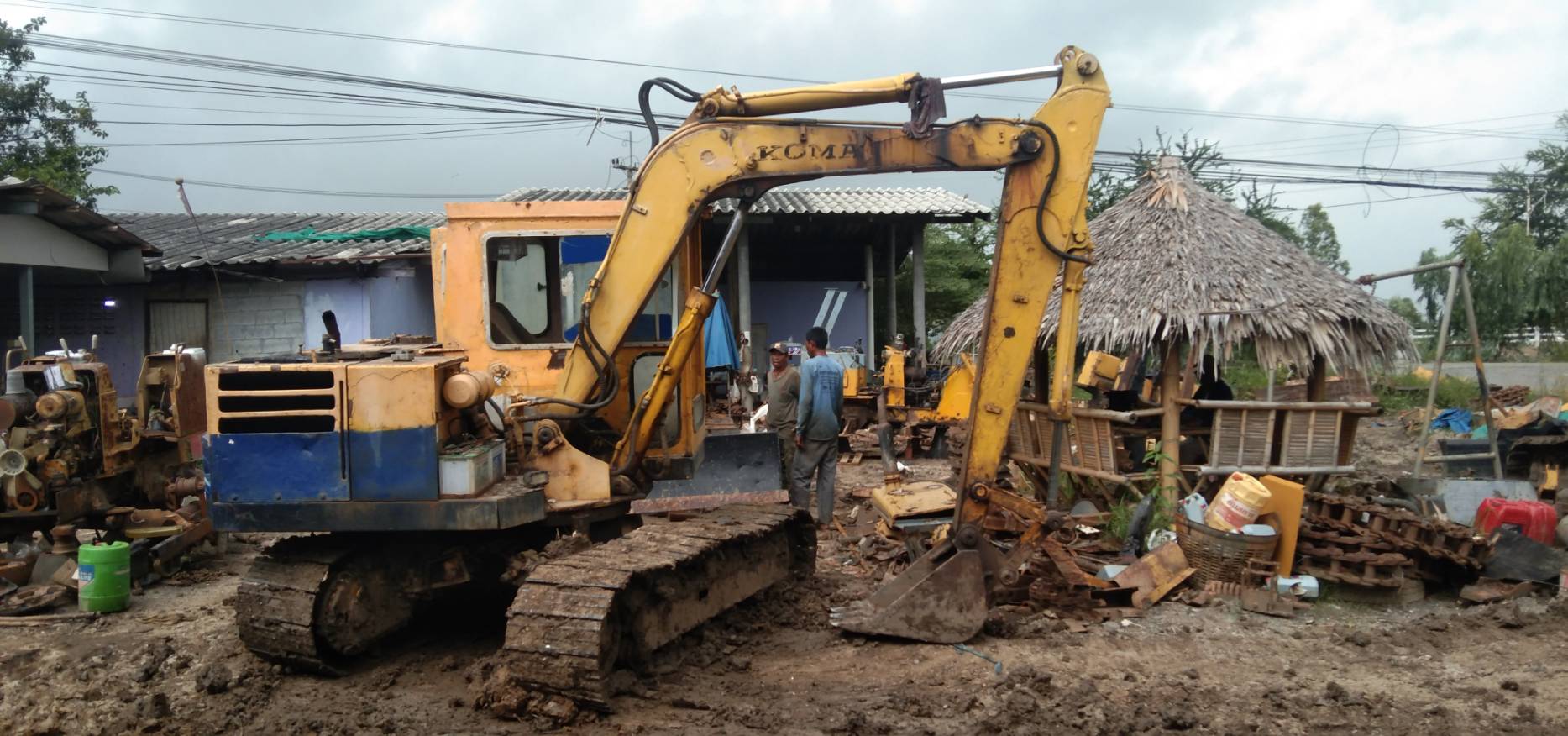 ขายแม็คโครkomatsu pc60-1ราคาถูกใช้งานได้ปกติราคา200,000บ. ขายแม็คโครkomatsu pc60-1ราคาถูกใช้งานได้ปกติราคา200,000บ.