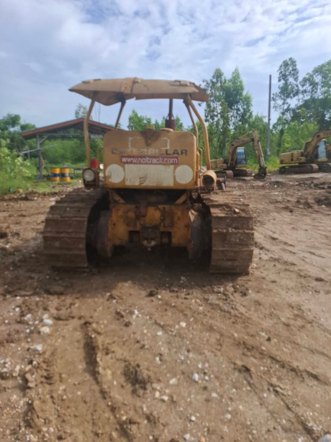 ขายแทรกเตอร์cat D5D ตีนไก่ ใช้งานได้ ราคา ใบซื้อขายราคา295,000บ.