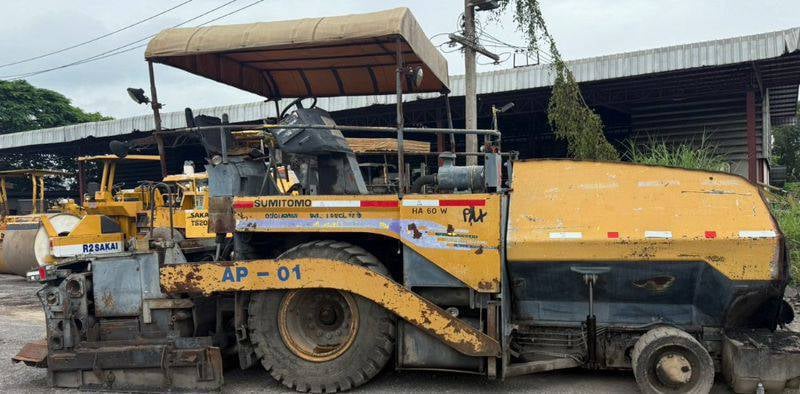 ขายรถปูยางถนน sumitomo กว้าง2.5ม. มีทะเบียน ราคา695,000บ. ขายรถปูยางถนน sumitomo กว้าง2.5ม. มีทะเบียน ราคา695,000บ.