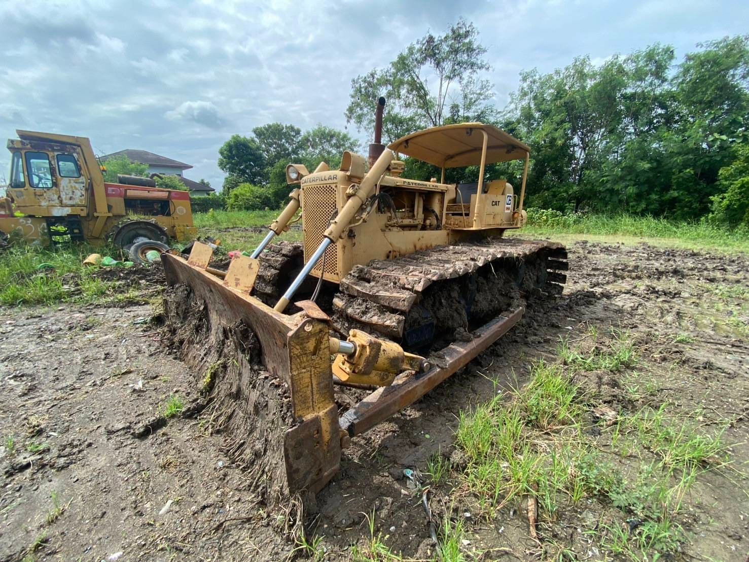 ขายรถแทรกเตอร์CAT D5D. ตีนเป็ด ใช้งานดี ราคา4.5แสน